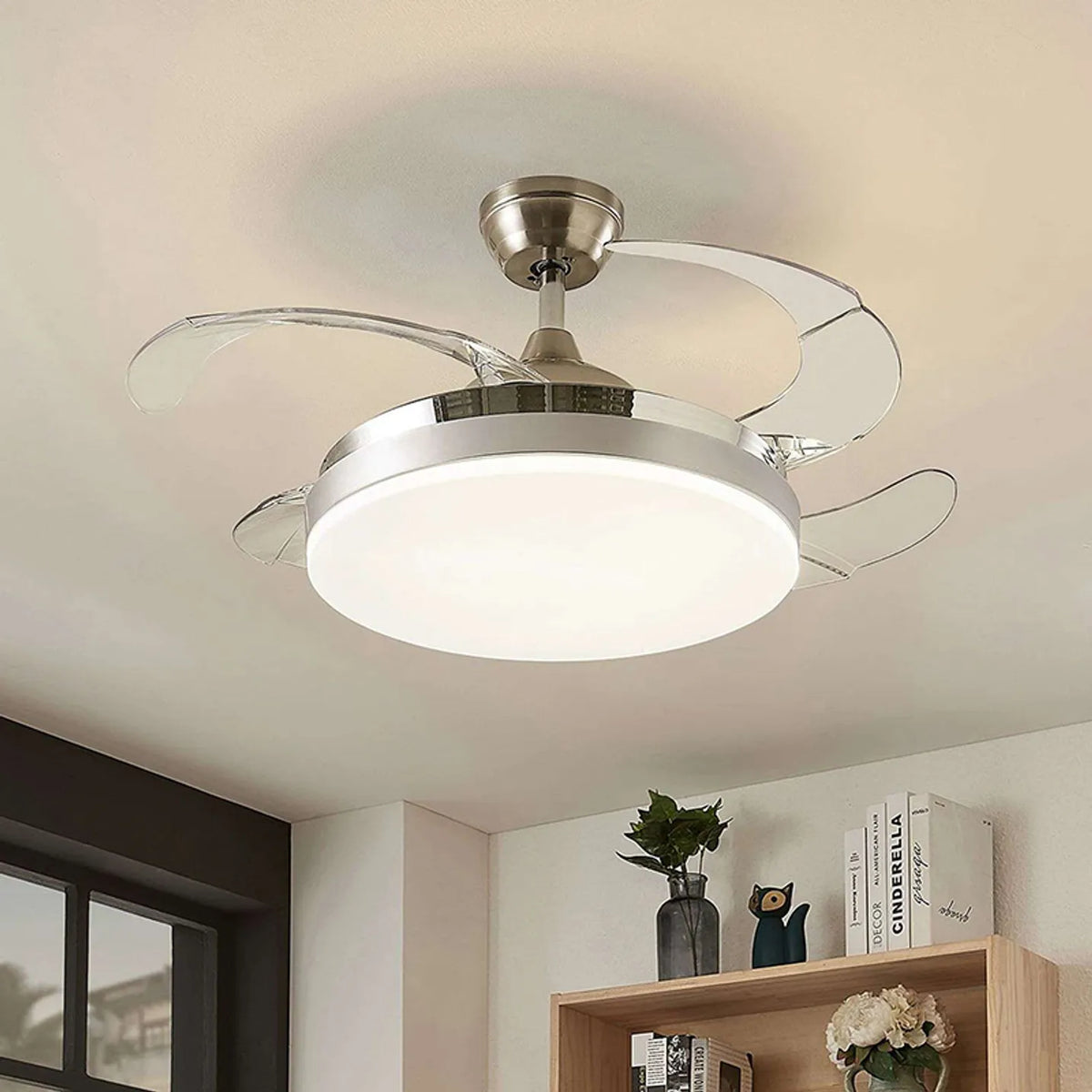 ventilatore a soffitto con pale a scomparsa